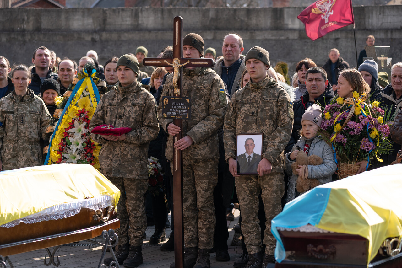 3월 15일, 우크라이나 르비우의 리차키브 공동묘지에서 군인들의 장례식이 열리고 있다. ⓒ 장진영