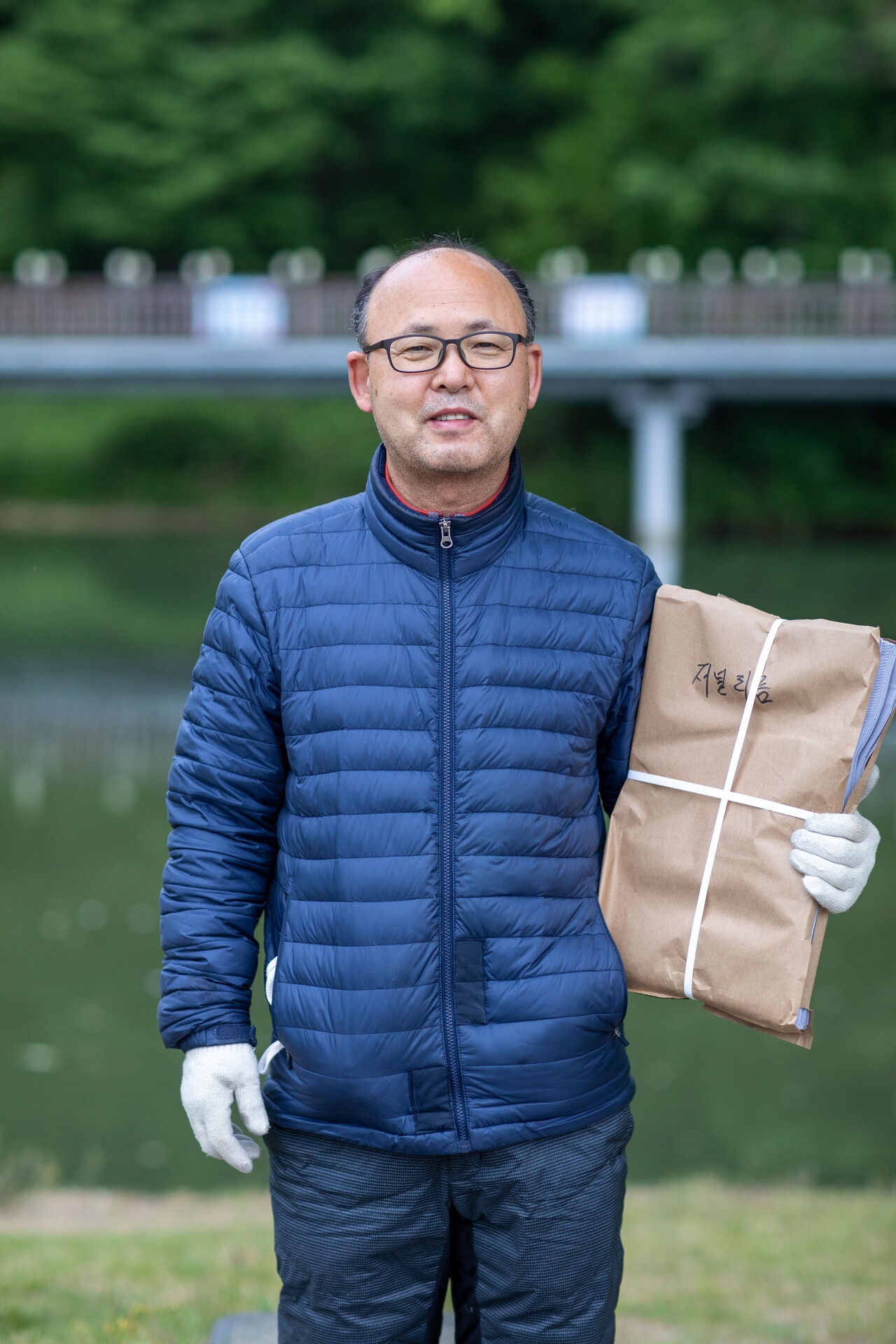 김덕용 씨는 스무 살이던 1984년부터 지금까지 37년간 신문을 배달하고 있다. ⓒ 박시몬