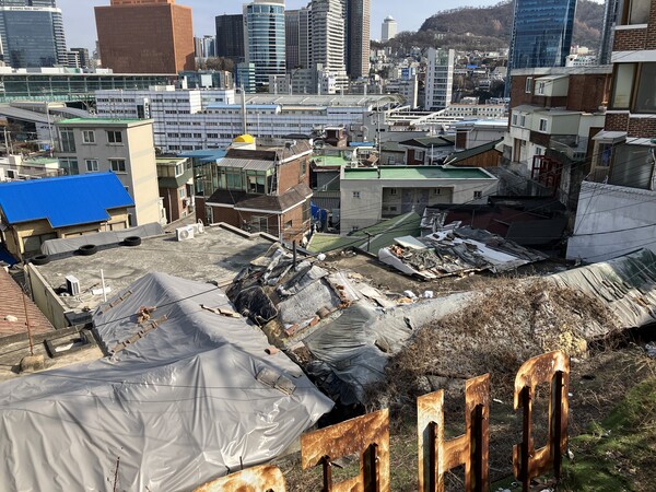 도시재생사업이 종료된 서울시 용산구 서계동 전망대에서 본 마을 전경. 조벼리 기자