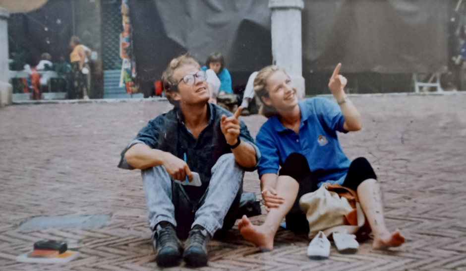 친구와 함께 앉아있는 24살의 매튜(사진 왼쪽). 매튜 위더스푼 제공