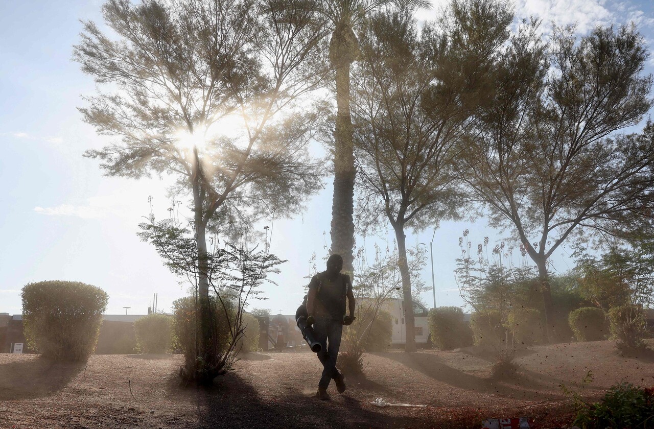 지난달 27일 미국 애리조나주 피닉스는 섭씨 48도를 기록했다. 피닉스는 지난달 26일 연속으로 43도 이상의 최고기온을 이어갔다. 연합뉴스