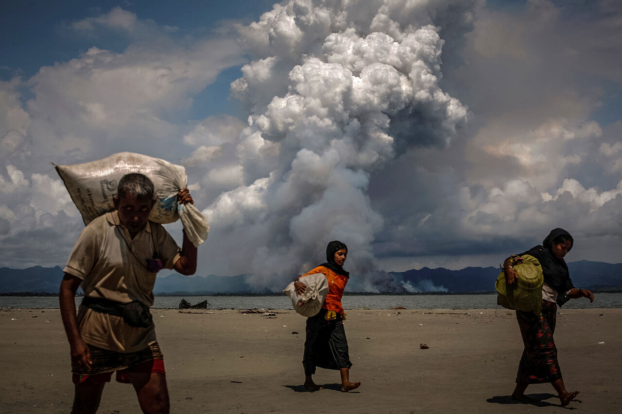 로이터 시리즈 기사 '미얀마 버닝'(Myanmar Burning)의 표지 사진. 출처 로이터