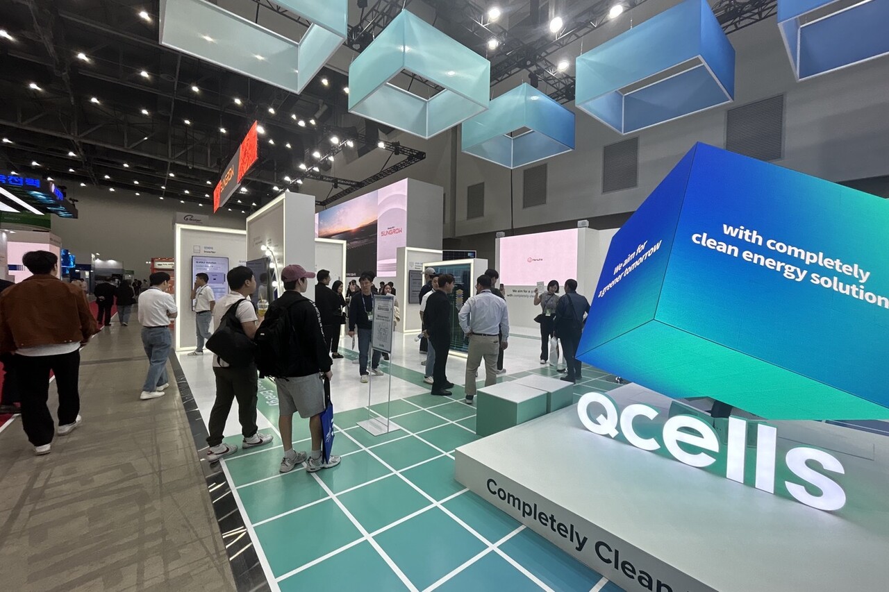 국내의 대표적 태양광 전문기업인 한화큐셀의 국제그린에너지엑스포 내 전시공간 전경. 조재호 기자