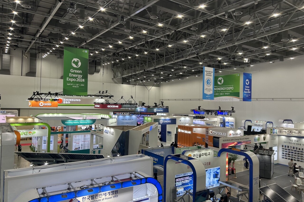 대구 엑스코에서 열린 제21회 국제그린에너지엑스포의 전시장 전경. 조재호 기자