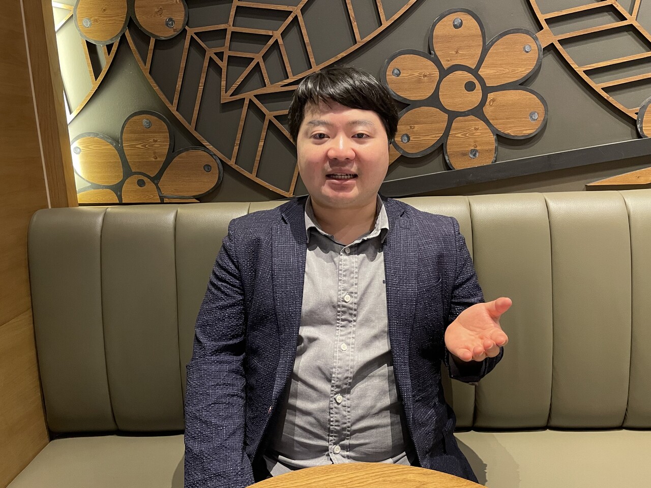 2급 환경교육사 오병호 씨가 서울 송파구 잠실동의 한 카페에서 단비뉴스와 인터뷰하고 있다. 전예나 기자