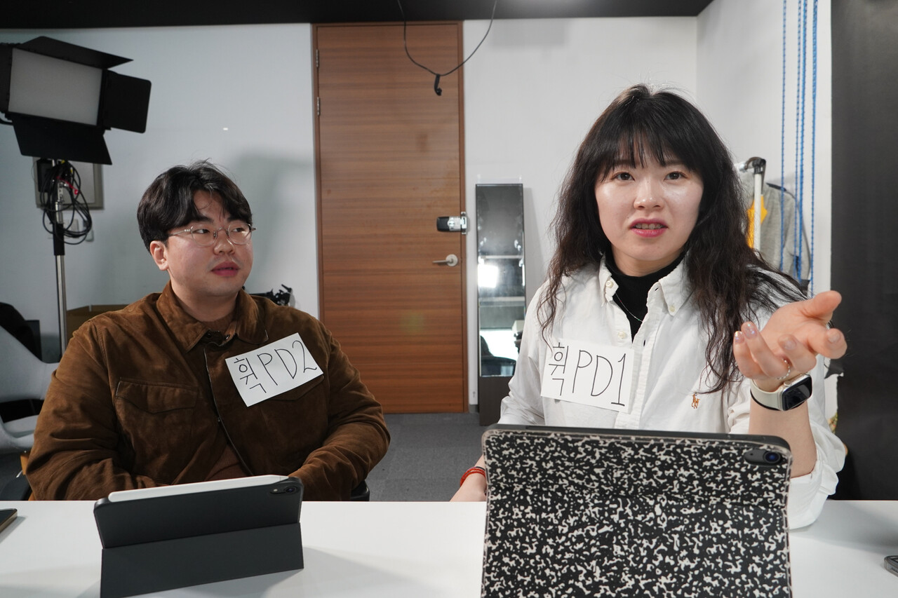 이수연, 권준오 두 PD가 한국일보에 입사하게 된 배경을 설명하고 있다. 양진국 PD