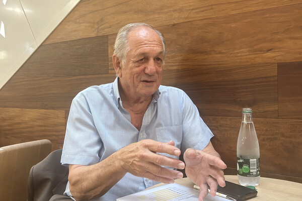 프랑스원자력학회(SFEN)의 전임 회장이자 현재 컨설턴트로 활동 중인 세르비에르 조르주 씨가 프랑스 원전의 안전 점검 제도 등에 관해 설명하고 있다. 그는 40년 이상 원자력업계에서 일했고, 프랑스전력공사(EDF)의 부국장도 지냈다. 조재호 기자