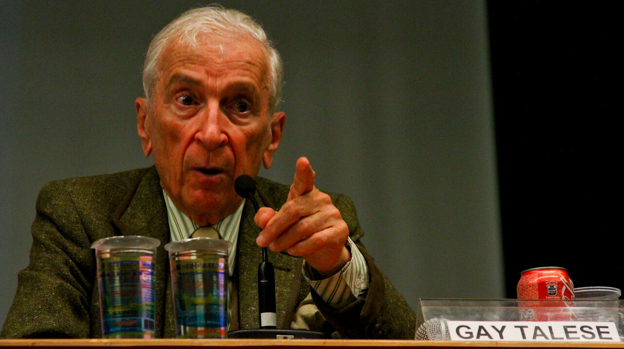 2012년 5월 브라질에서 열린 저널리즘 콘퍼런스에서 발언하는 게이 탈레시의 모습. 출처 flickr