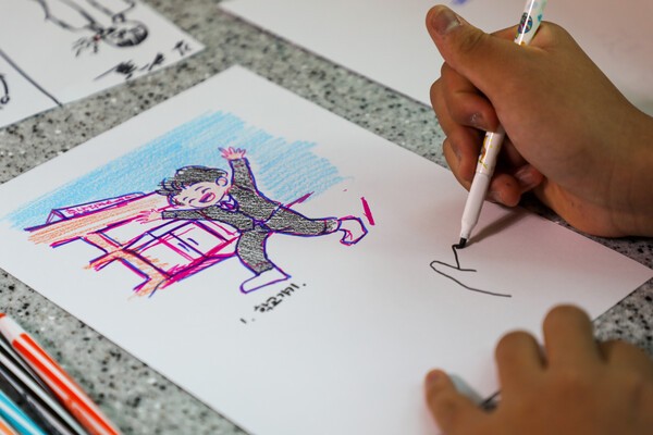 지난해 11월, 로뎀 학교 특별 미술 수업에서 영재가 그린 그림이다. 퇴소 후 가장 하고 싶은 일을 그려보는 과제를 받자, 그는 ‘학교 가기’를 꼽았다. 홍성민 기자