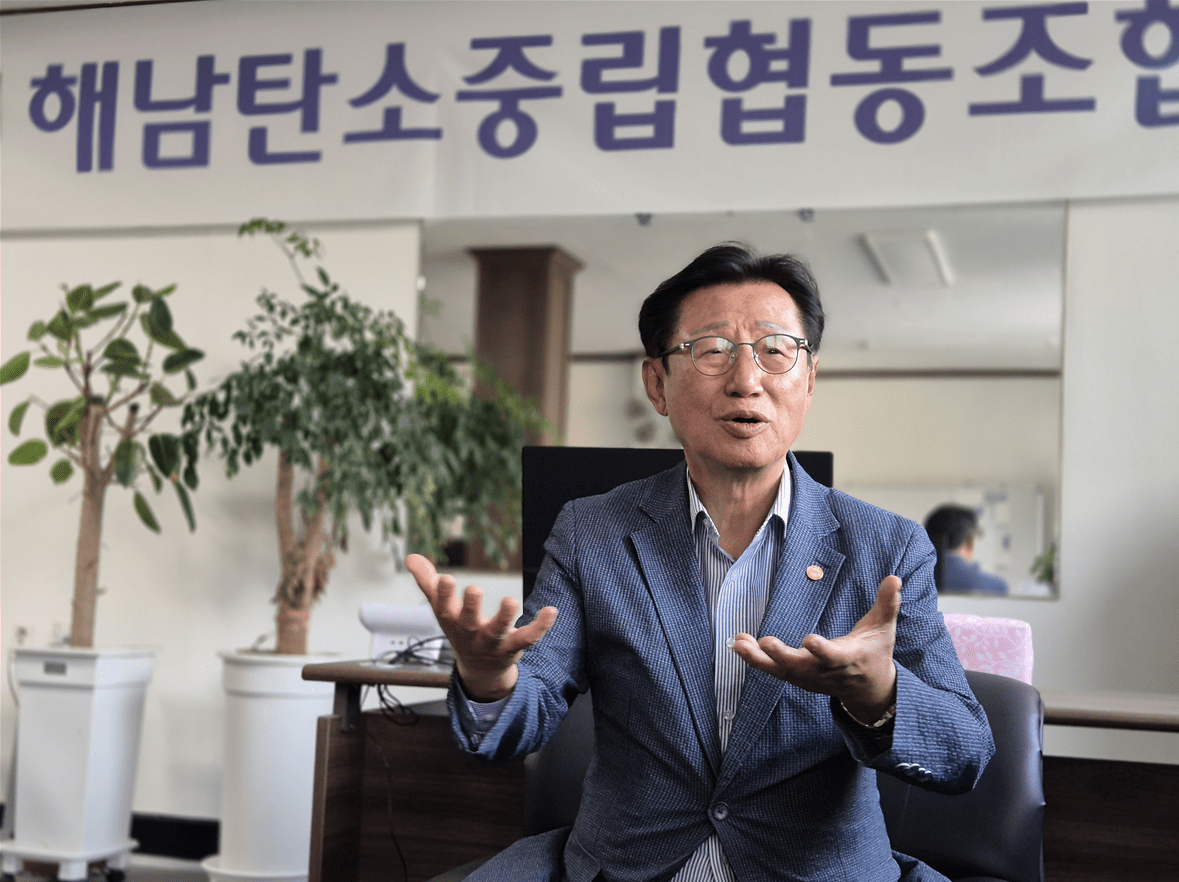 박경희 해남탄소중립협동조합 이사장은 신안군의 햇빛연금 같은 재생에너지 이익 공유제로 해남군의 인구 감소 문제를 해결해야 한다고 말했다. 김민성 기자