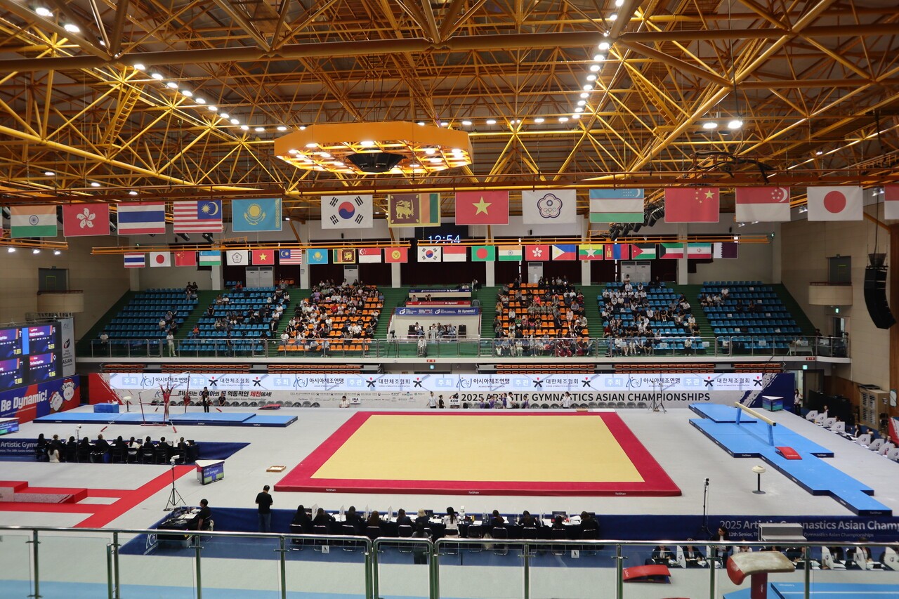 12일 여자 시니어·주니어 경기가 개최됐지만, 관람석 대부분은 빈 상태였다. 전나경 기자