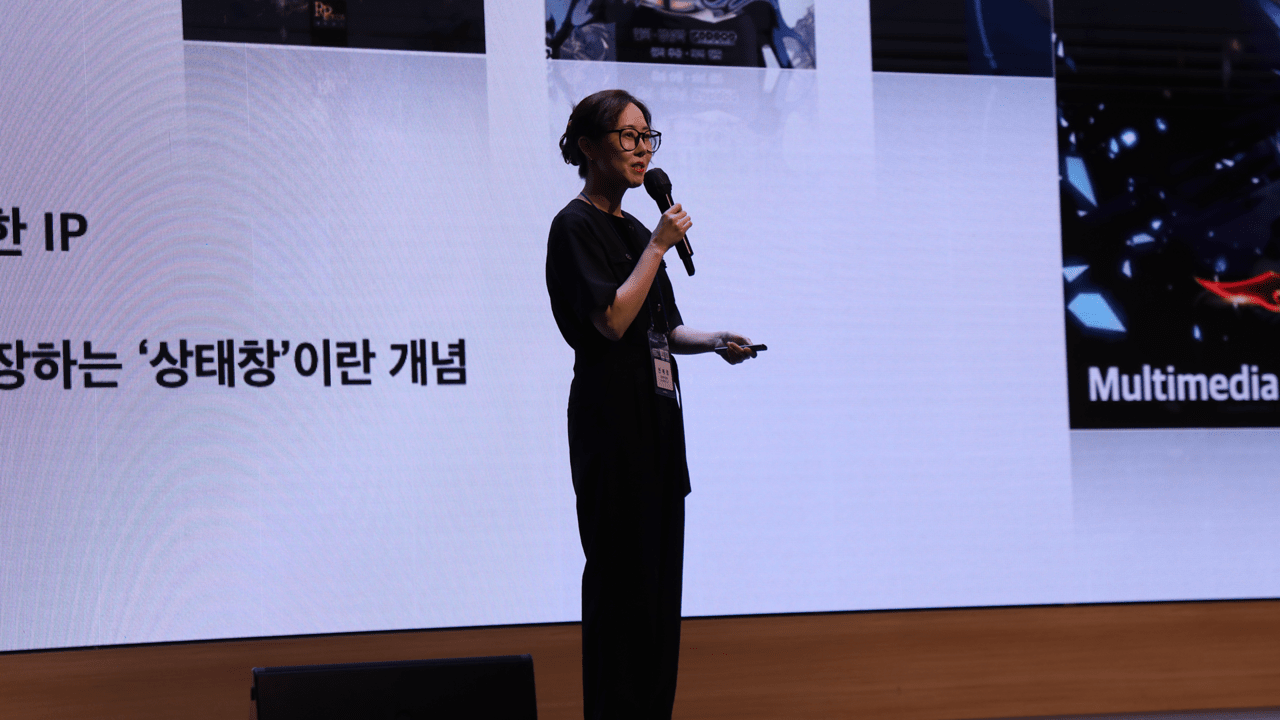 청강문화산업대 웹소설창작전공 전혜정 교수가 스토리텔링의 중요성을 설명하고 있다. 김예은 기자