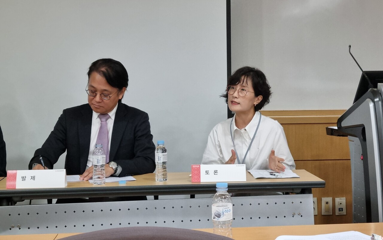 민영 고려대학교 미디어대학원 교수는 토론에서 1980년 검열 당시 대학언론의 우회 게재 기사에 대한 분석 필요성을 제기했다. 황두길 기자