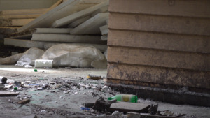 농꾼 가고 유명 막걸리 오고, 빈 병만 남았다