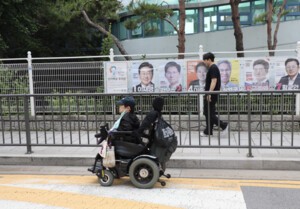 참정권의 그늘에 볕이 들려면