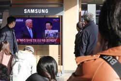 서로 다른 곳을 보는 우리